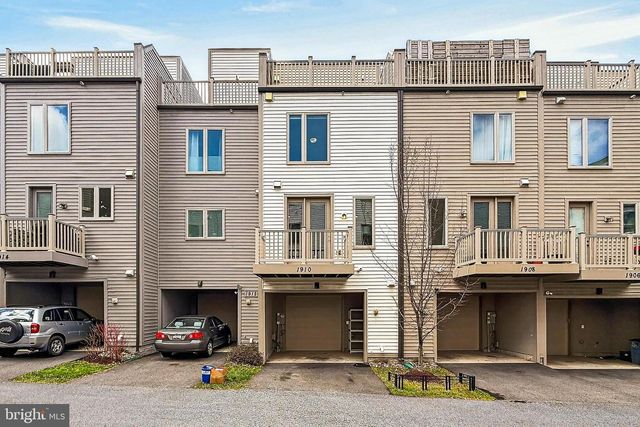 1910 CHAPMAN AVE, Rockville, MD 20852