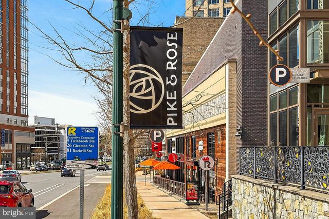 1910 CHAPMAN AVE, Rockville, MD 20852