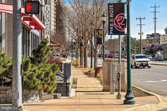 1910 CHAPMAN AVE, Rockville, MD 20852