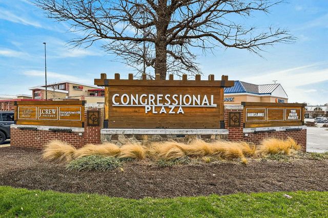 1910 CHAPMAN AVE, Rockville, MD 20852