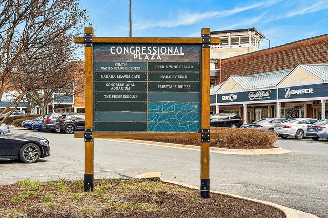 1910 CHAPMAN AVE, Rockville, MD 20852