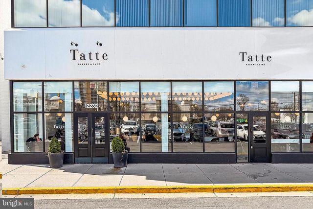 1910 CHAPMAN AVE, Rockville, MD 20852