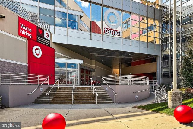 1910 CHAPMAN AVE, Rockville, MD 20852