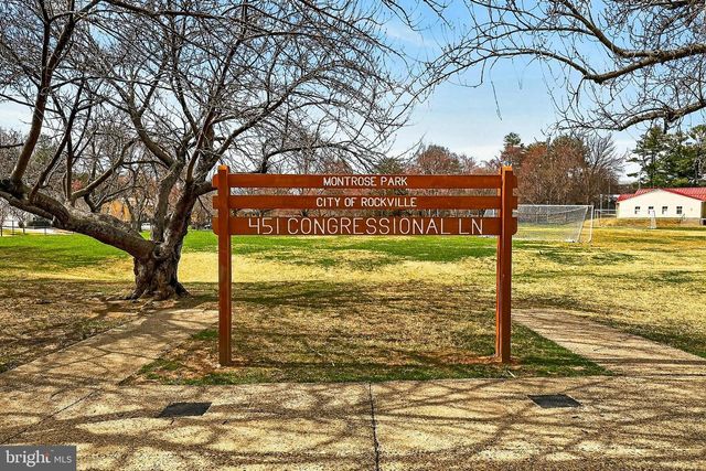 1910 CHAPMAN AVE, Rockville, MD 20852