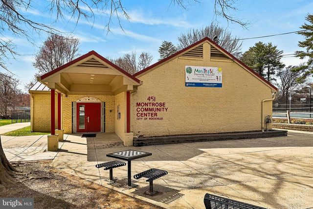 1910 CHAPMAN AVE, Rockville, MD 20852