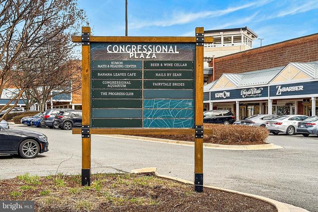 1910 CHAPMAN AVE, Rockville, MD 20852