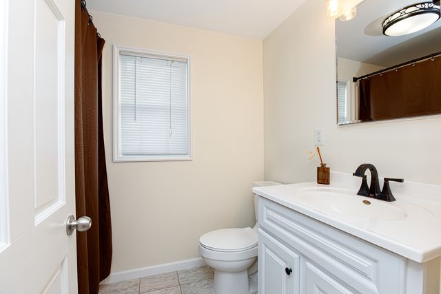 453 Ingalton Avenue, West Chicago, IL 60185