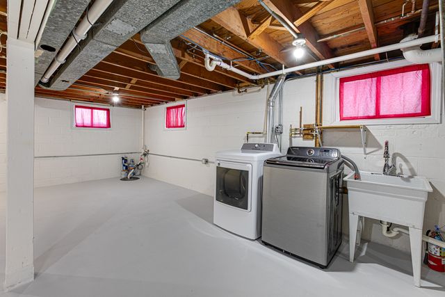 453 Ingalton Avenue, West Chicago, IL 60185