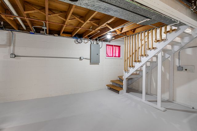 453 Ingalton Avenue, West Chicago, IL 60185