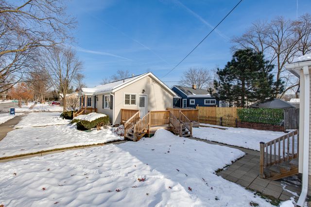 453 Ingalton Avenue, West Chicago, IL 60185