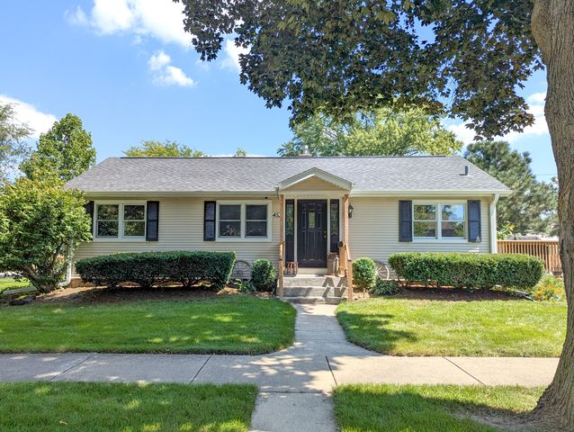 453 Ingalton Avenue, West Chicago, IL 60185