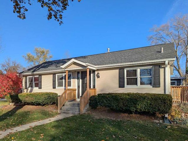 453 Ingalton Avenue, West Chicago, IL 60185