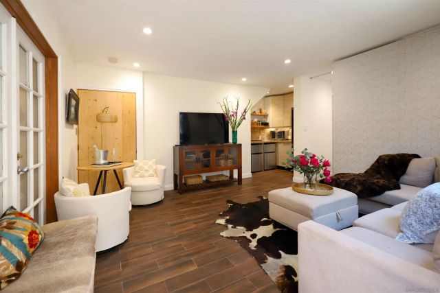 4671 Point Loma Ave, San Diego, CA 92107