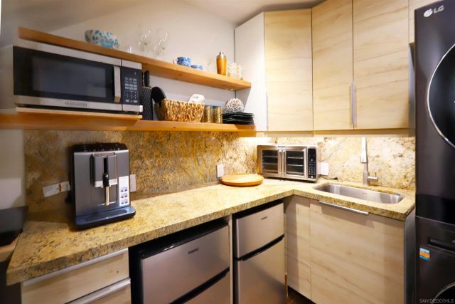 4671 Point Loma Ave, San Diego, CA 92107