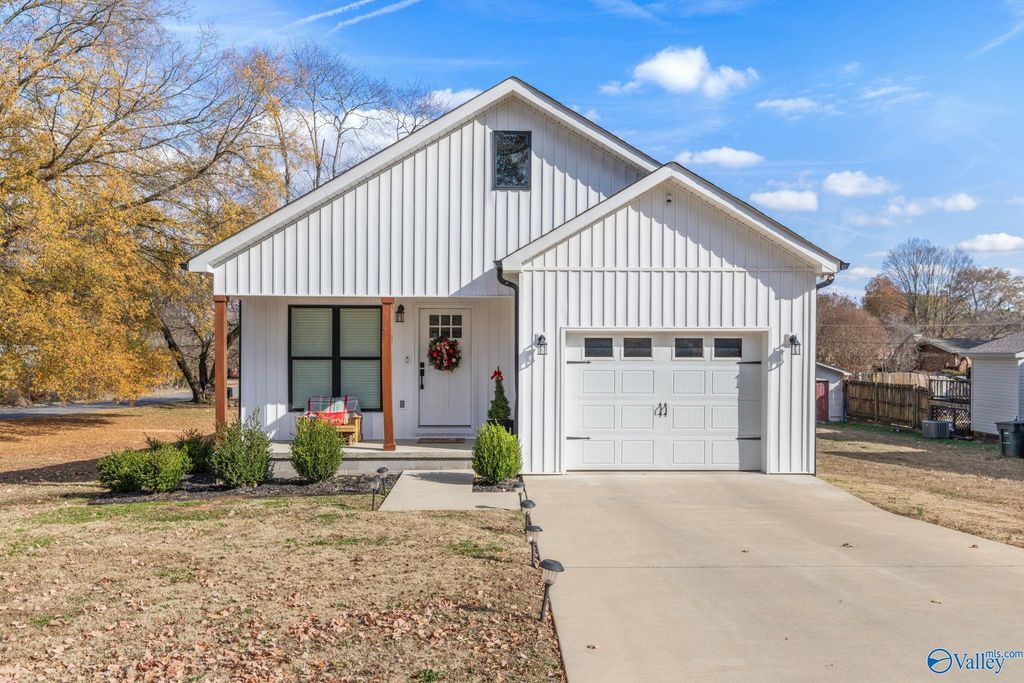 422 N Fulton Street, Florence, AL 35630