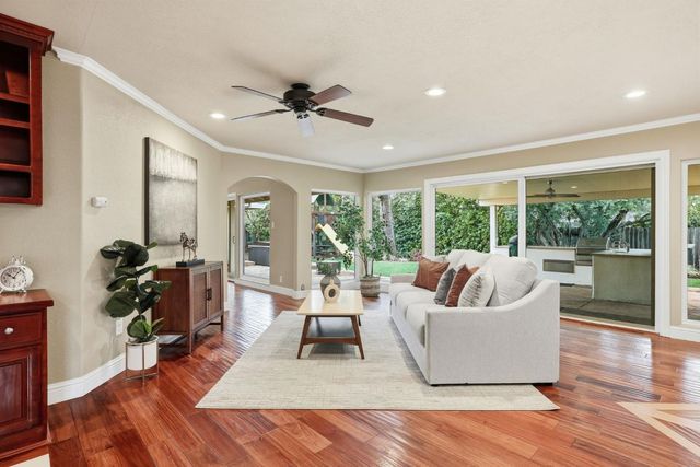 1236 Jacob Ln, Carmichael, CA 95608