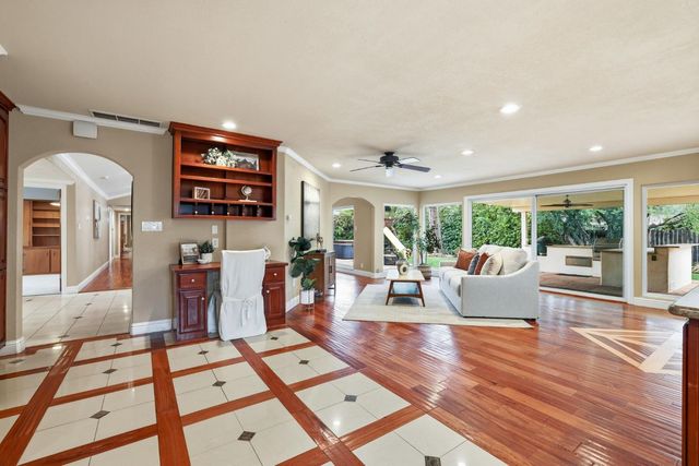 1236 Jacob Ln, Carmichael, CA 95608