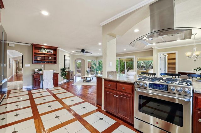 1236 Jacob Ln, Carmichael, CA 95608