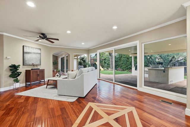 1236 Jacob Ln, Carmichael, CA 95608