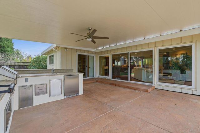 1236 Jacob Ln, Carmichael, CA 95608