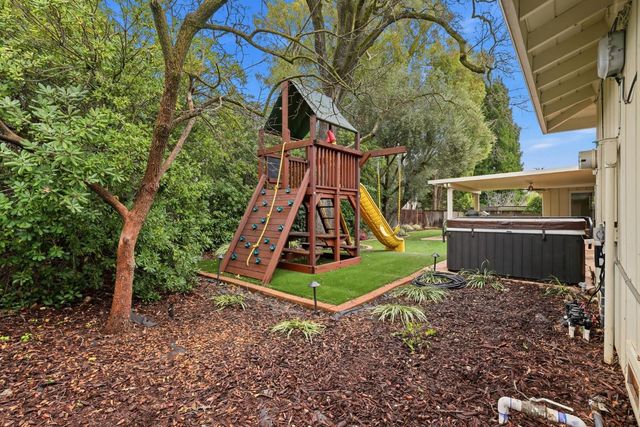 1236 Jacob Ln, Carmichael, CA 95608