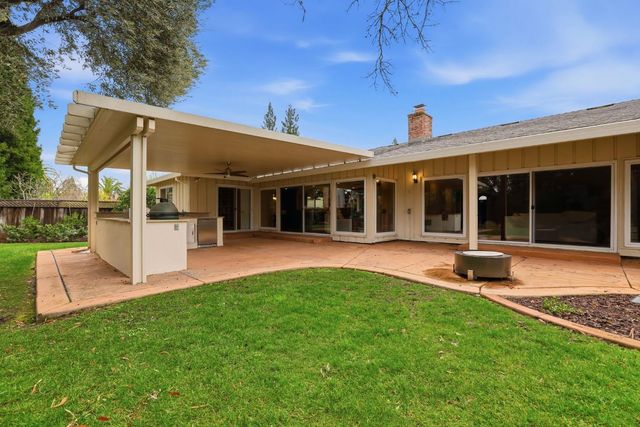 1236 Jacob Ln, Carmichael, CA 95608