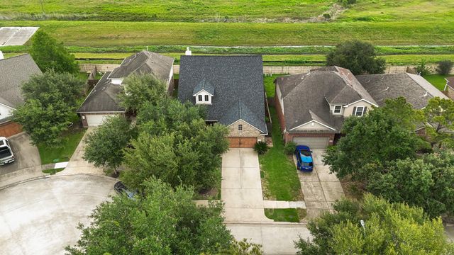 9411 Silver Ridge Drive, Rosharon, TX 77583