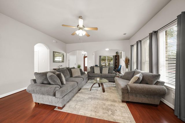 9411 Silver Ridge Drive, Rosharon, TX 77583