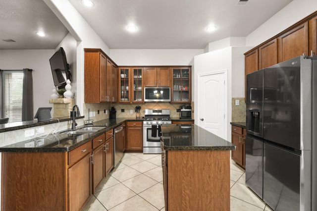 9411 Silver Ridge Drive, Rosharon, TX 77583