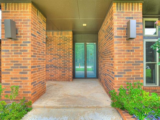 14028 Osage Drive, Edmond, OK 73013