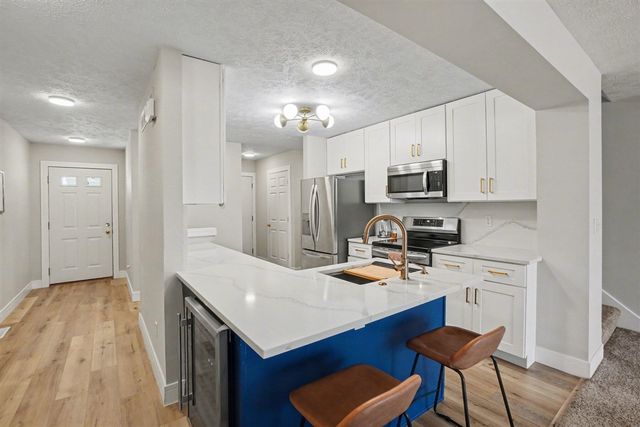 86 Sun Ridge Drive, Holland, MI 49424