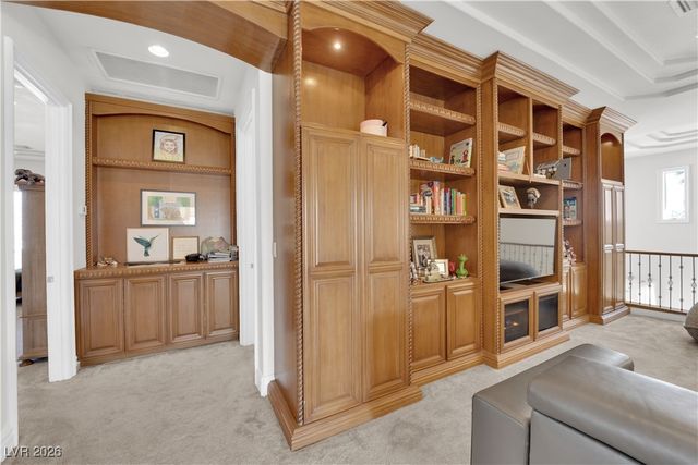 807 Canyon Greens Drive, Las Vegas, NV 89144