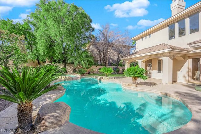 807 Canyon Greens Drive, Las Vegas, NV 89144