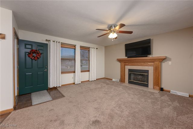 1283 S Azalea Boulevard, Barberton, OH 44203