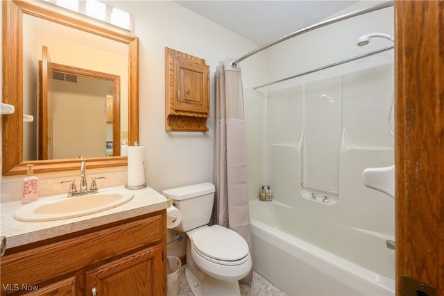 1283 S Azalea Boulevard, Barberton, OH 44203