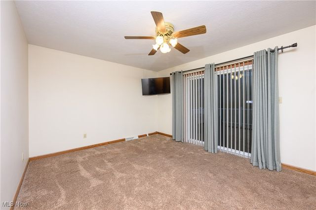 1283 S Azalea Boulevard, Barberton, OH 44203