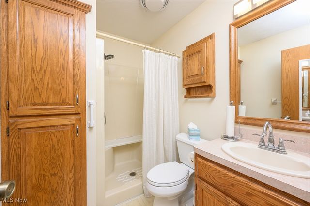 1283 S Azalea Boulevard, Barberton, OH 44203