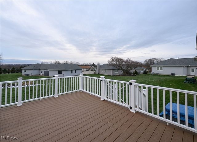 1283 S Azalea Boulevard, Barberton, OH 44203