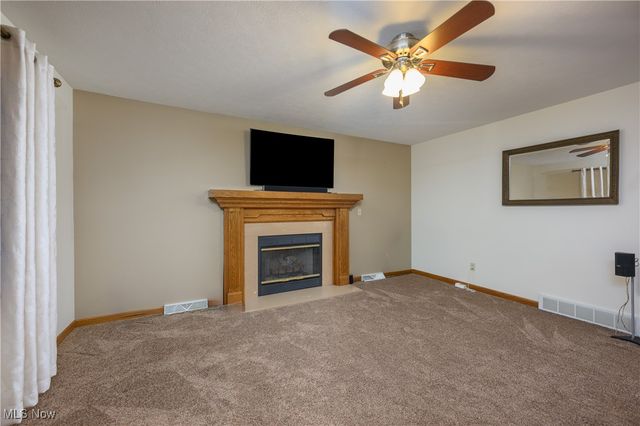 1283 S Azalea Boulevard, Barberton, OH 44203