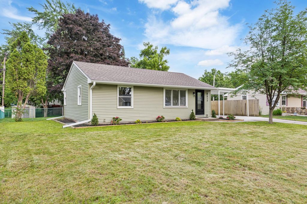 8517 Columbus Avenue S, Bloomington, MN 55420
