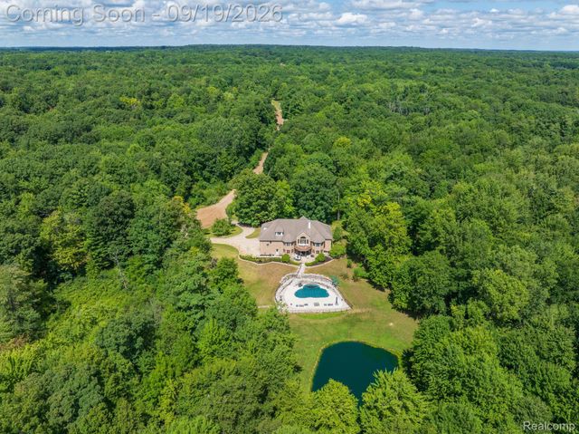 2550 Birch Grove Court, Addison Township, MI 48370