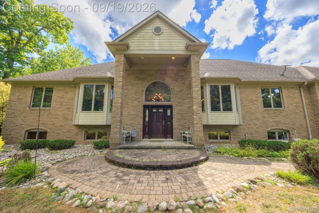 2550 Birch Grove Court, Addison Township, MI 48370