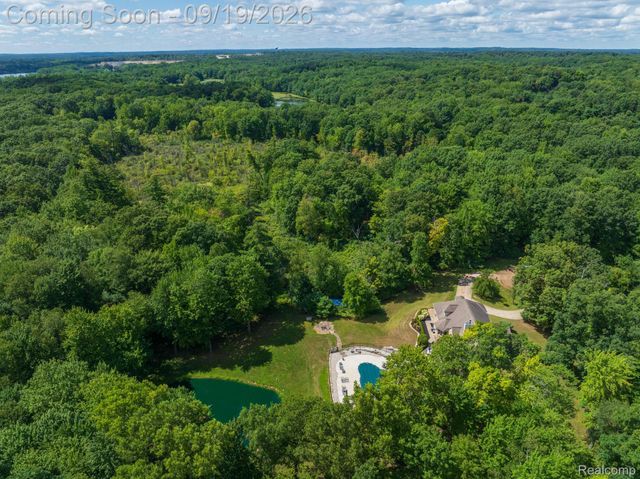 2550 Birch Grove Court, Addison Township, MI 48370