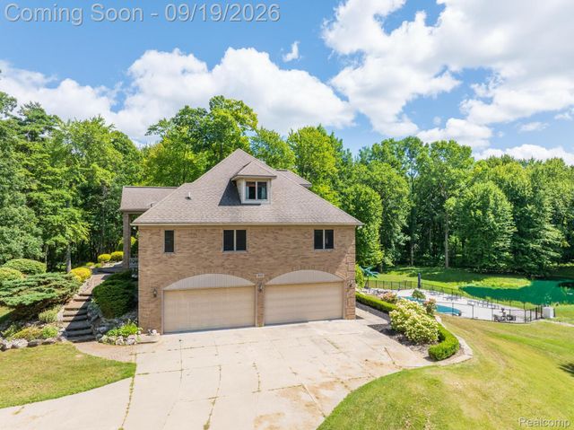 2550 Birch Grove Court, Addison Township, MI 48370