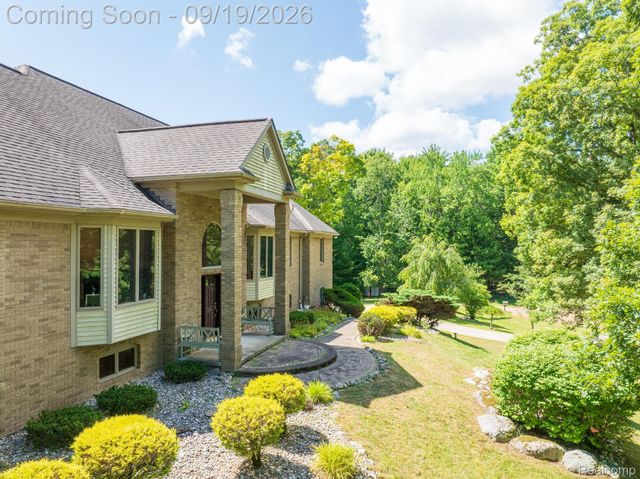 2550 Birch Grove Court, Addison Township, MI 48370