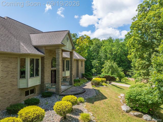 2550 Birch Grove Court, Addison Township, MI 48370