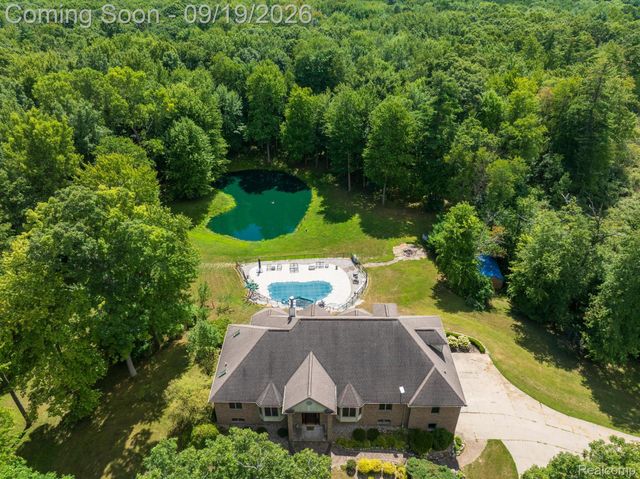 2550 Birch Grove Court, Addison Township, MI 48370