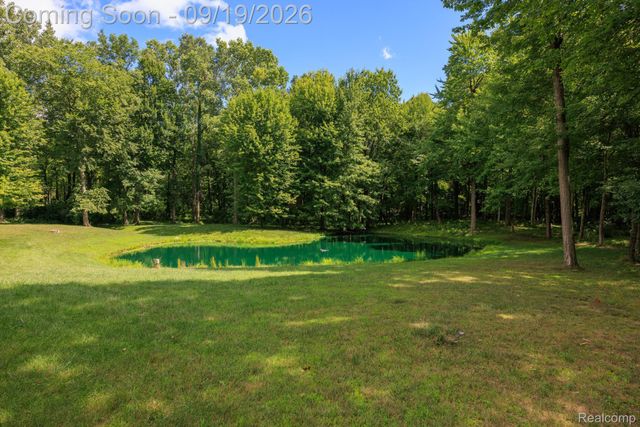 2550 Birch Grove Court, Addison Township, MI 48370