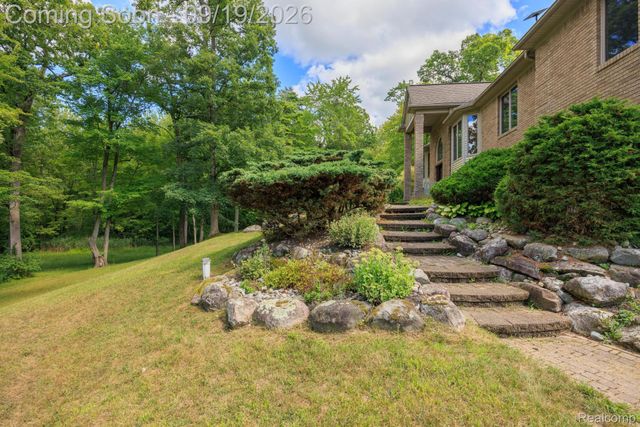 2550 Birch Grove Court, Addison Township, MI 48370
