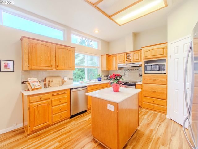 17572 Nw SHADY FIR Loop 24, Beaverton, OR 97006